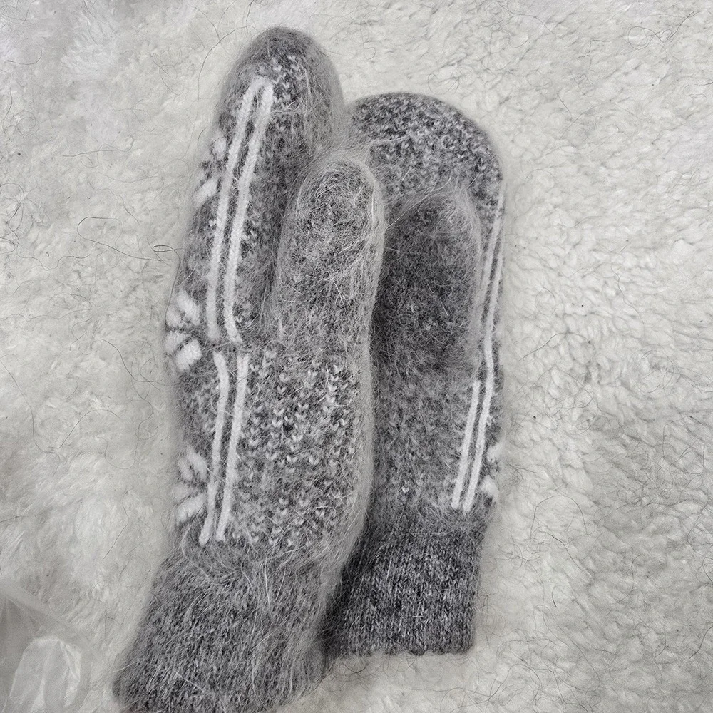 Handmade Goat Down Mittens Grey White Nordic Pattern Warm Winter Gloves One Size